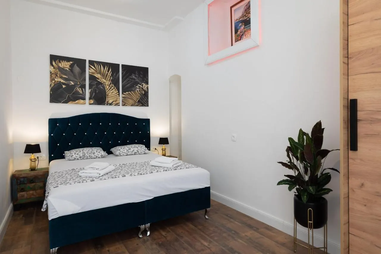 Luxury Apartment Toni Split 0*,